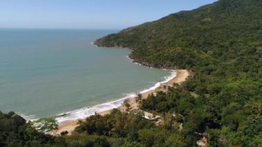 Jabaquara Beach, Ilhabela, Brezilya üzerinden uçan