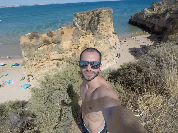 Algarve, 포르투갈에서에서 해변의 놀라운 보기 Selfie — 스톡 사진