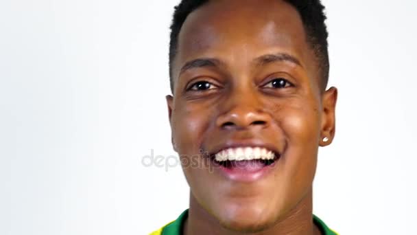 Ansikte av brasiliansk kille vinnare — Stockvideo