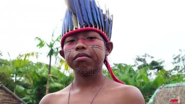 Brezilya'da bir yerli Tupi Guarani kabile yerli Brezilyalı çocuk