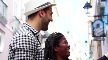 Brezilya Street satıcı yönlendirme bir turist, Salvador, Brezilya