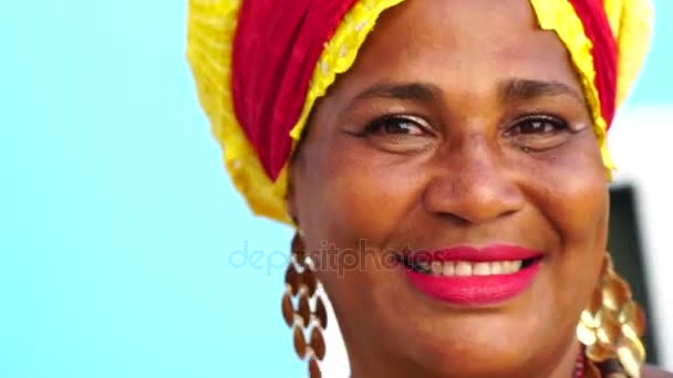 Портрет бразильской женщины африканского происхождения - Байана — стоковое видео