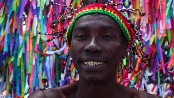 Porträtt av brasiliansk kille från Bahia, Salvador — Stockvideo