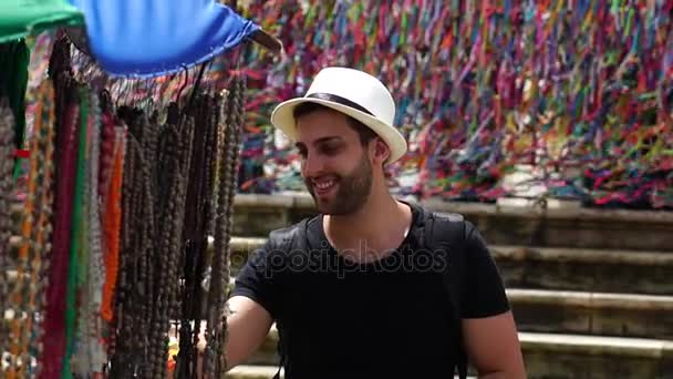 Tourist buying in shop on the street, Salvador, Brazil — Stock Video