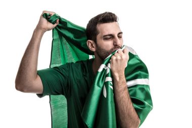 Beyaz arka plan üzerinde kutluyor Suudi Arabistan fan