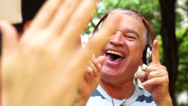 Amigos Padre Hijo Celebrando Con Los Cinco — Vídeos de Stock