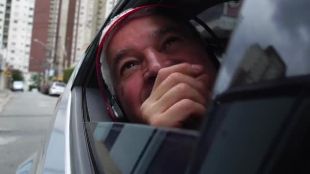 Happy Senior Man Listening Music Car — Stock Video