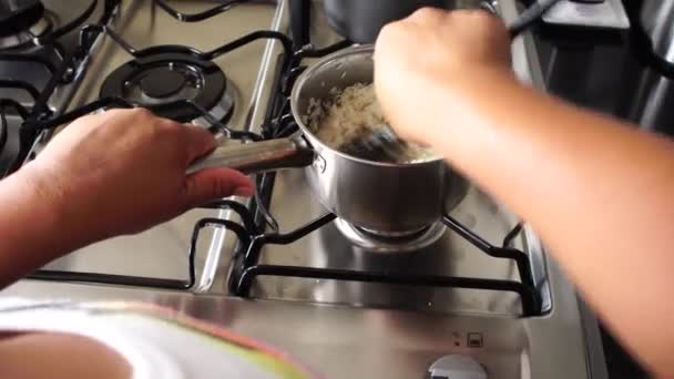 Matlagning Den Traditionella Brasilianska Ris Och Bönor Arroz Feijao Pov — Stockvideo