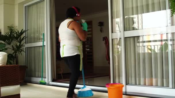 Funny Housekeeper Dancing Having Fun Broom — Stok Video