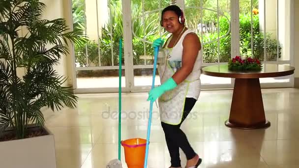 Funny Housekeeper Dancing Having Fun Broom — Stok Video