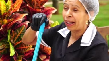 İki hizmetçi arkadaş Talking - dedikodu