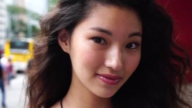 Retrato de joven asiática