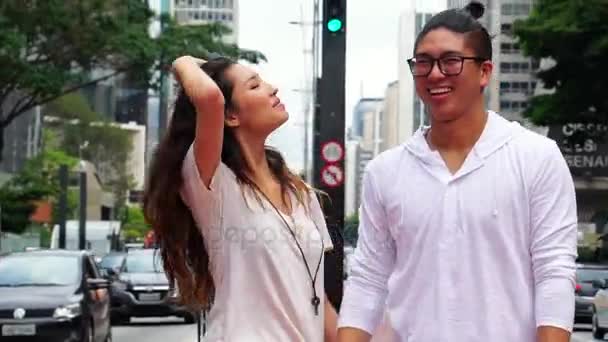 Jonge Aziatische Paar Toerist Paulista Avenue Sao Paulo Brazilië — Stockvideo