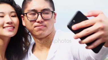 Bir selfie alarak Asya çift