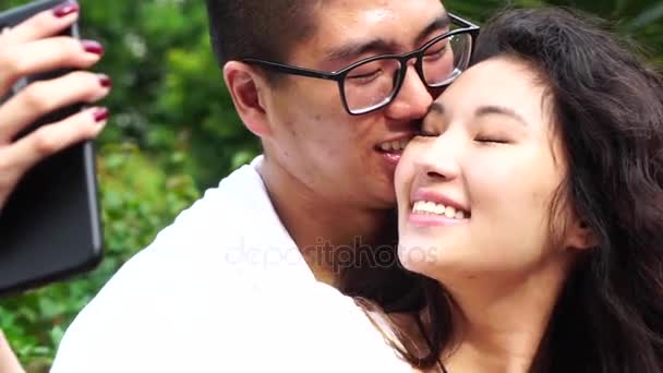 Asiatique Couple Prendre Selfie — Video