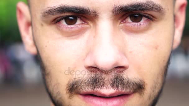 Retrato Hombre Gay Brasileño Sonriendo — Vídeos de Stock