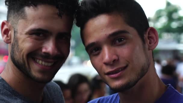 Retrato Pareja Amigos Gays — Vídeos de Stock