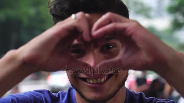 Gay Ragazzo Fare Mano Cuore — Video Stock