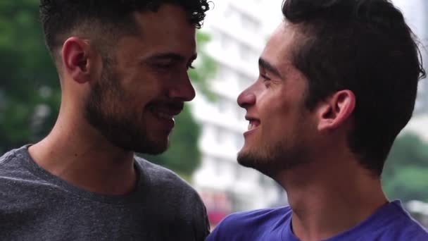 Gay Couple Looking Each Other Romantic Scene Avenue Paulista Sao — стоковое видео