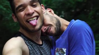 Bir selfie parkta çekici çift