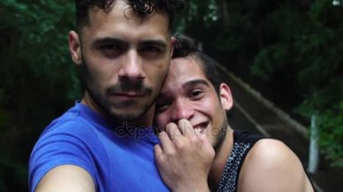 Bir selfie parkta çekici çift