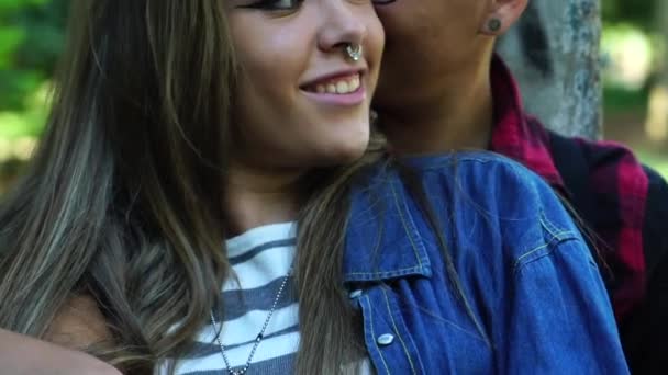 Lesbisches Paar Genießt Den Moment — Stockvideo