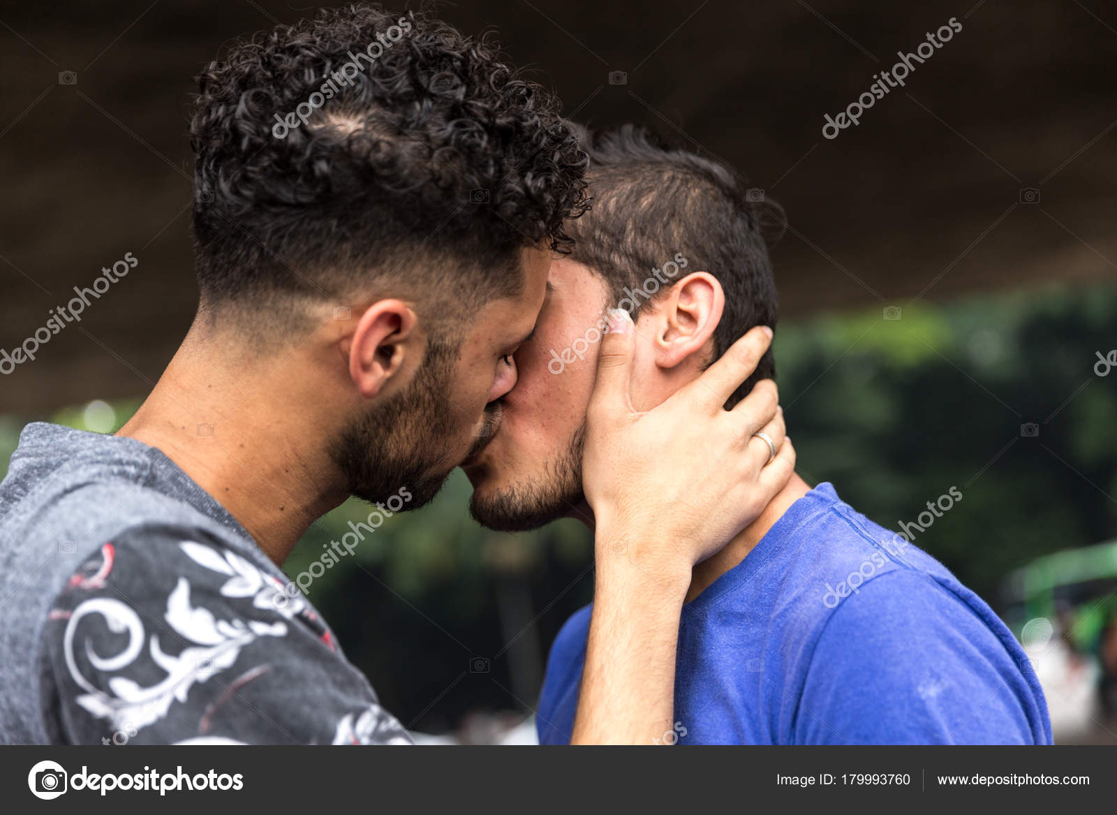 Kyssing Homofile Par Romantisk Scene – stockfoto © gustavofrazao #179993760