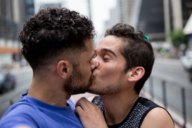Gay Paulista Avenue, Sao Paulo, Brezilya'da bir selfie alarak Couple
