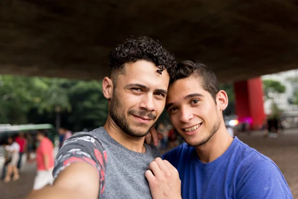 Eşcinsel Çift Bir Selfie Söz — Stok fotoğraf