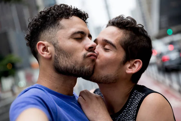 Gay Couple Selfie Paulista Avenue Sao Paulo Brazílie — Stock fotografie