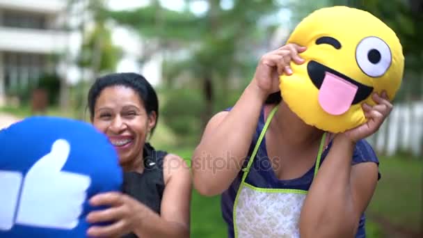Friends Showing Emoticons Face — Stock Video