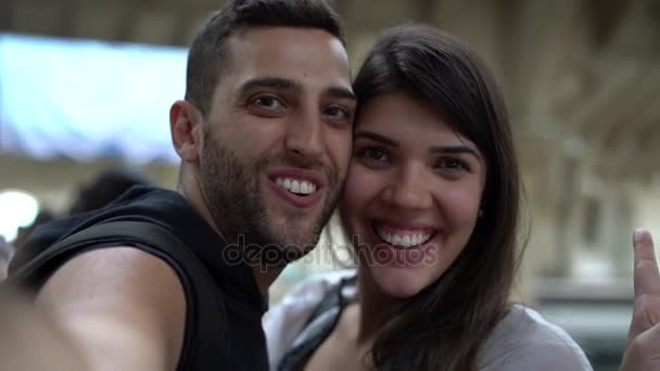 Jeune Couple Prenant Selfie Camera Pov — Video