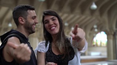 Çift davet eller - gel buraya kavramı