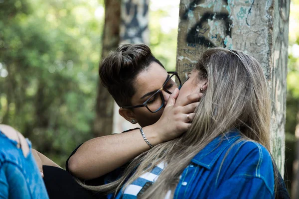 Pareja Lesbianas Disfrutando Del Momento — Foto de Stock