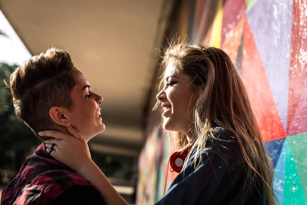 Pareja Lesbiana Teniendo Momento Coqueteo — Foto de Stock