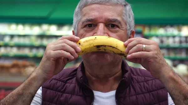 Niezadowolony Klient Bananem — Zdjęcie stockowe
