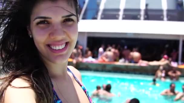 Vrouw Nemen Van Een Selfie Van Een Cruiseschip — Stockvideo