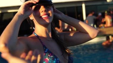 Erkek el - beni vurdu takip tutan kız