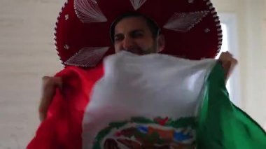 Meksika Fan evde kutlama