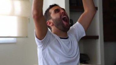 Alman Fan evde kutlama