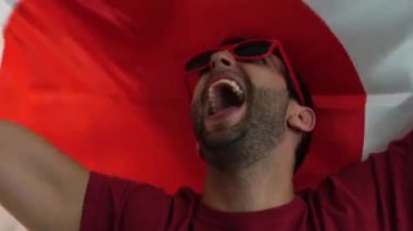 Japon fan bayrağı ile kutluyor