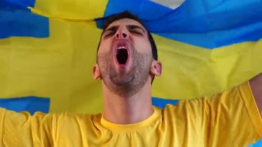 İsveçli fan bayrağı ile kutluyor