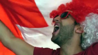 İsviçre fan bayrağı ile kutluyor