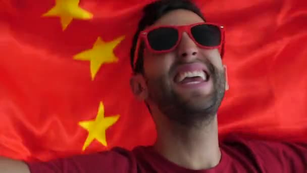 Čínskej Vějíř Slaví Vlajkou — Stock video