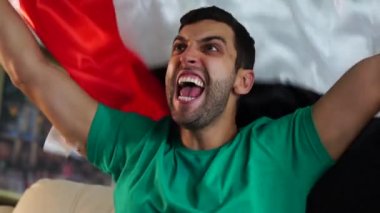 Birleşik Arap Emirlikleri Fan bayrağı ile kutluyor