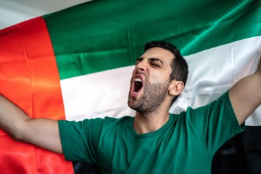 Birleşik Arap Emirlikleri Fan bayrağı ile kutluyor