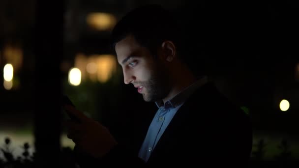 Business Man Using Mobile Nighttime — Stock Video