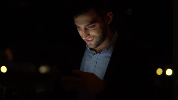 Business Man Using Mobile Nighttime — Stock Video