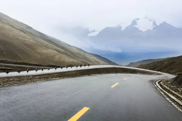 Kronkelende Weg Bergen Van Tibet China — Stockfoto