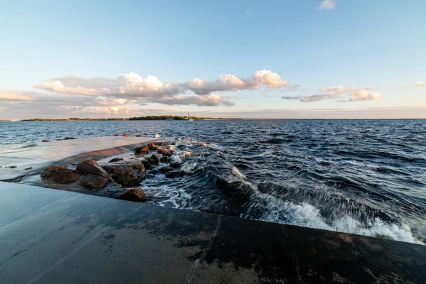 Wavebreaker in the sea — Stock Photo, Image